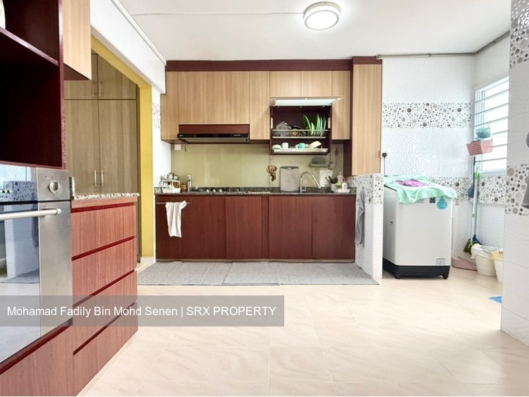 Blk 132 Geylang East Grove (Geylang), HDB Executive #500520391